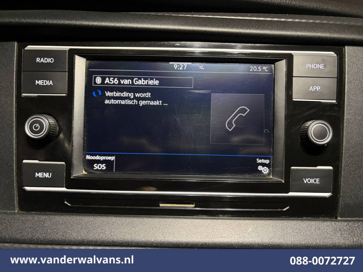 Volkswagen Transporter Volkswagen Transporter 2.0 TDI 150pk L2H1 Euro6 Airco | Camera | Apple Carplay | 2500kg Trekhaak | Cruisecontrol Android Auto, Parkeersensoren, Leder, Bijrijdersbank