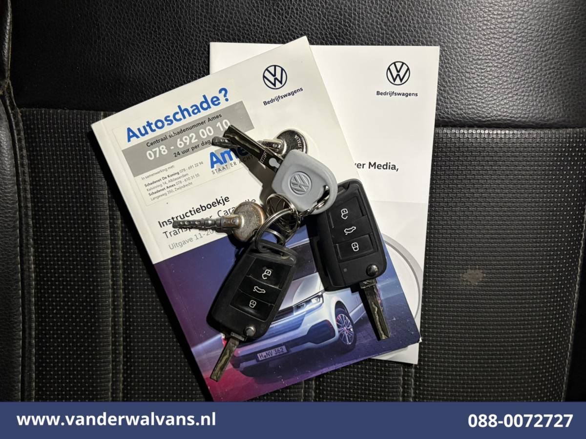 Volkswagen Transporter Volkswagen Transporter 2.0 TDI 150pk L2H1 Euro6 Airco | Camera | Apple Carplay | 2500kg Trekhaak | Cruisecontrol Android Auto, Parkeersensoren, Leder, Bijrijdersbank
