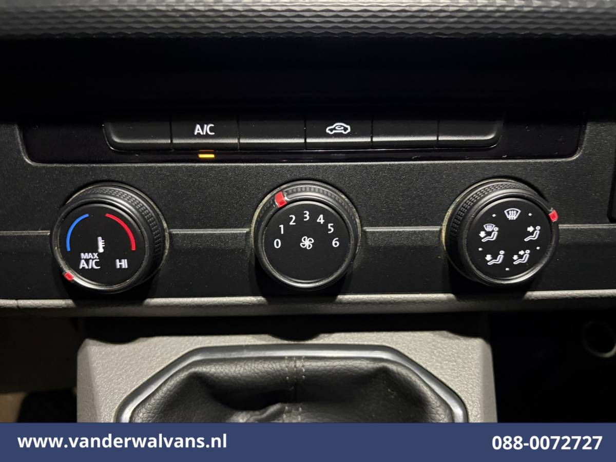 Volkswagen Transporter Volkswagen Transporter 2.0 TDI 150pk L2H1 Euro6 Airco | Camera | Apple Carplay | 2500kg Trekhaak | Cruisecontrol Android Auto, Parkeersensoren, Leder, Bijrijdersbank