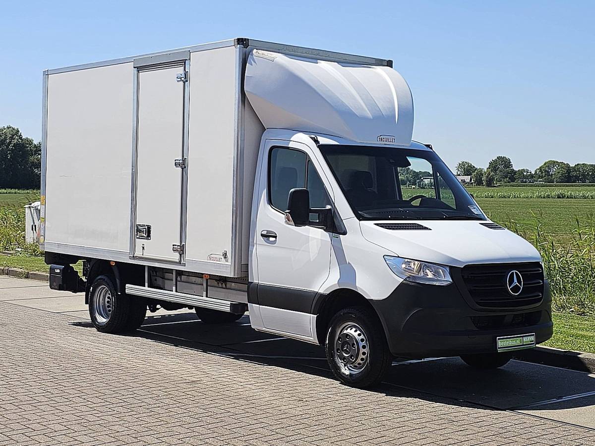 Mercedes-Benz Sprinter MERCEDES-BENZ SPRINTER 515 bakwagen laadklep!