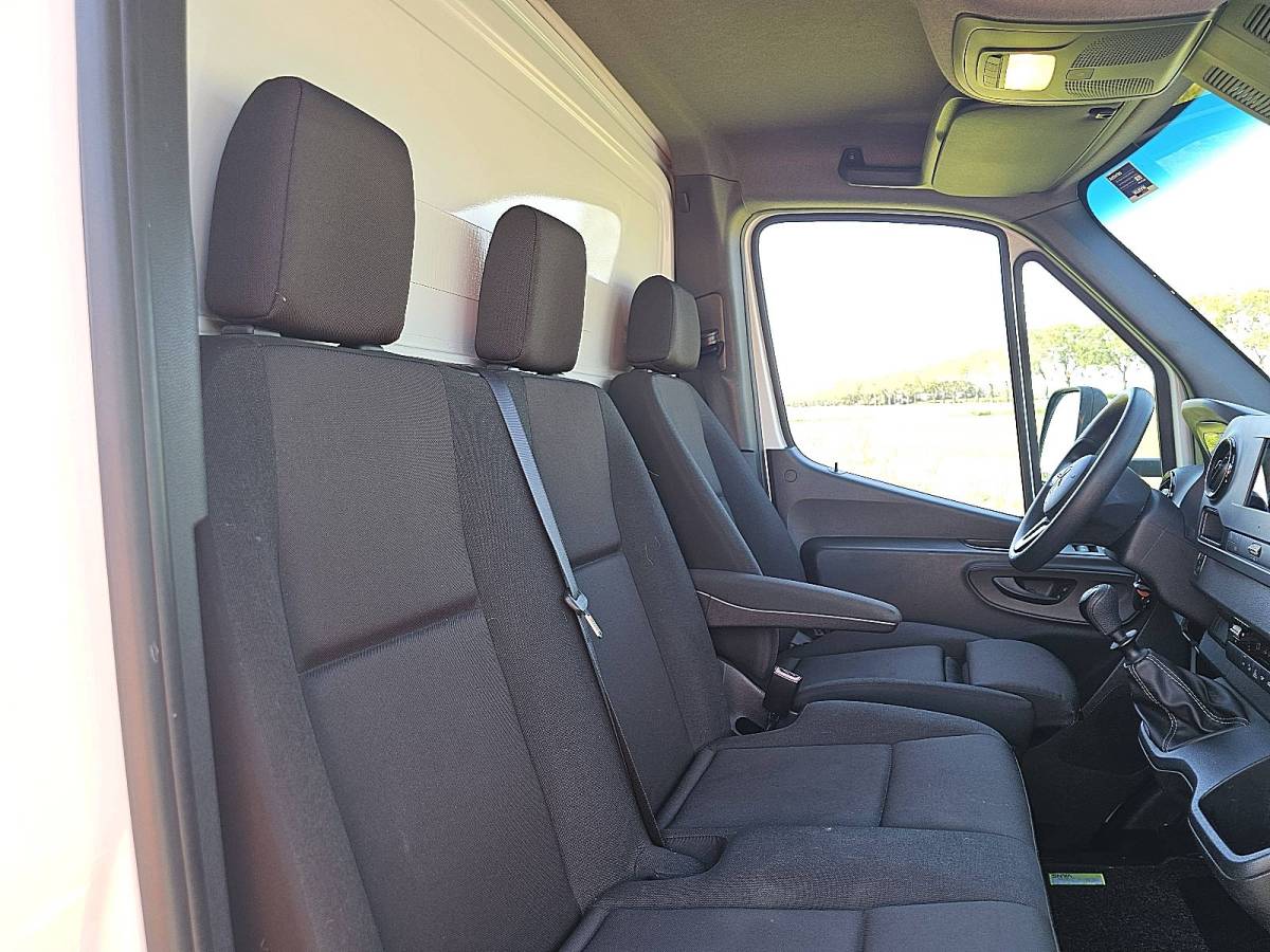 Mercedes-Benz Sprinter MERCEDES-BENZ SPRINTER 515 bakwagen laadklep!