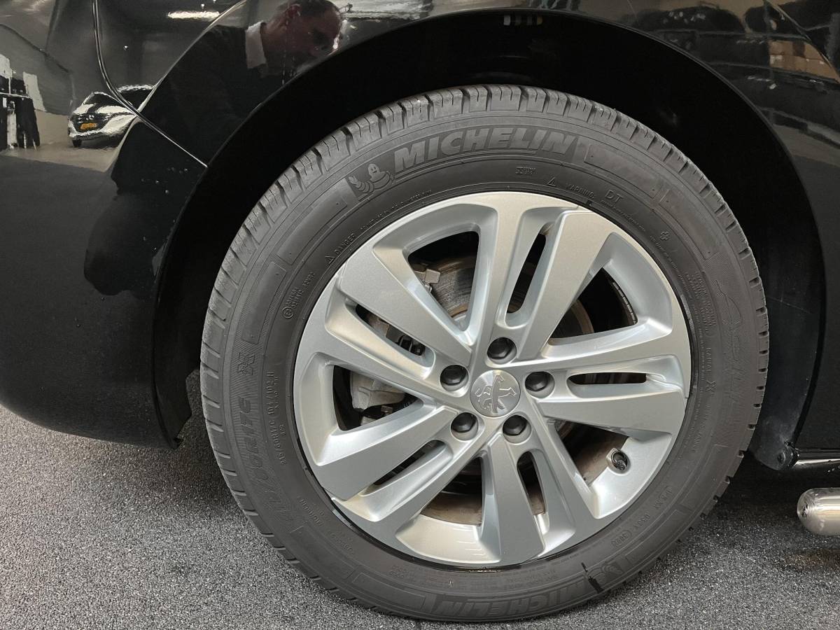 Peugeot e-Expert Peugeot e-Expert Long Premium 75 kWh 3-zits Automaat Airco Navigatie
