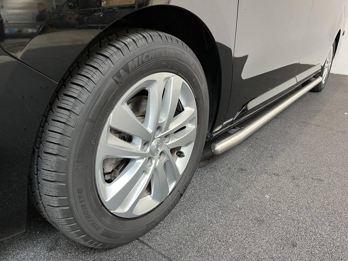 Peugeot e-Expert Peugeot e-Expert Long Premium 75 kWh 3-zits Automaat Airco Navigatie