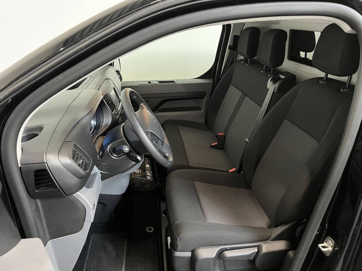 Peugeot e-Expert Peugeot e-Expert Long Premium 75 kWh 3-zits Automaat Airco Navigatie