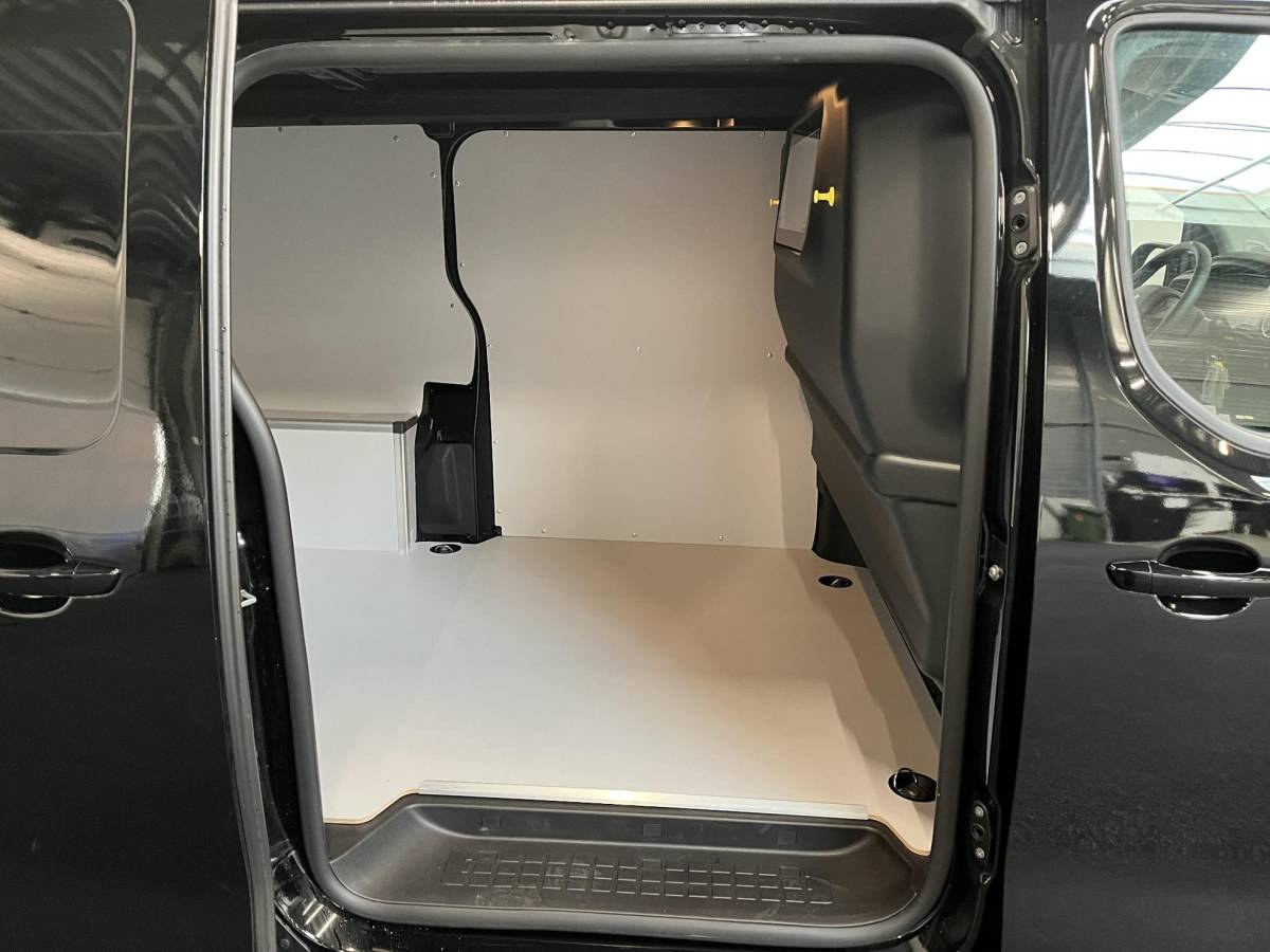 Peugeot e-Expert Peugeot e-Expert Long Premium 75 kWh 3-zits Automaat Airco Navigatie
