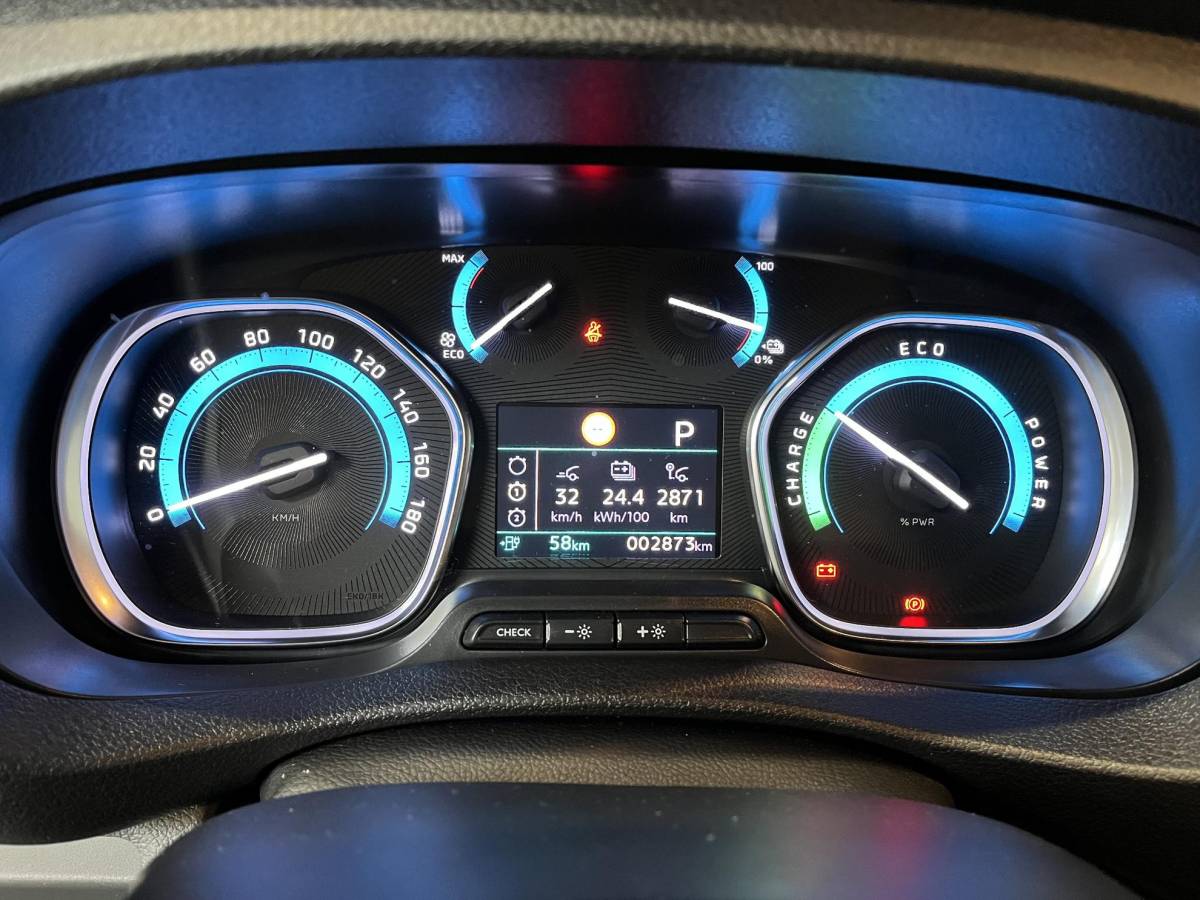 Peugeot e-Expert Peugeot e-Expert Long Premium 75 kWh 3-zits Automaat Airco Navigatie