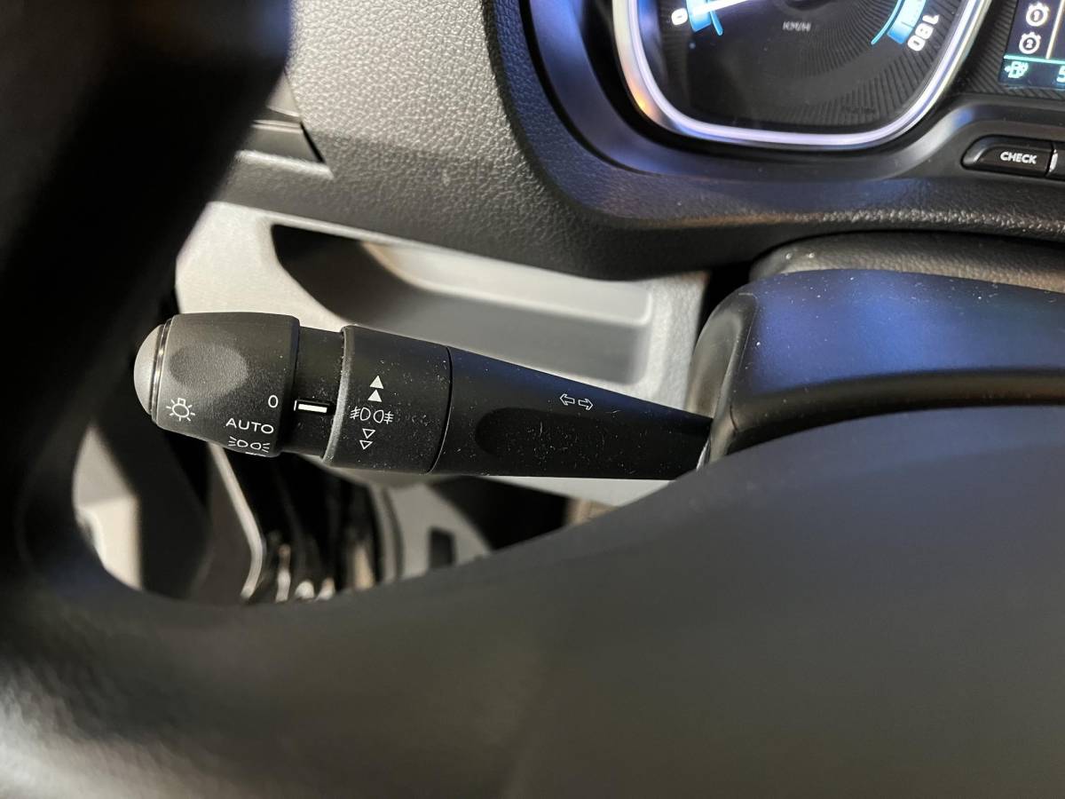 Peugeot e-Expert Peugeot e-Expert Long Premium 75 kWh 3-zits Automaat Airco Navigatie