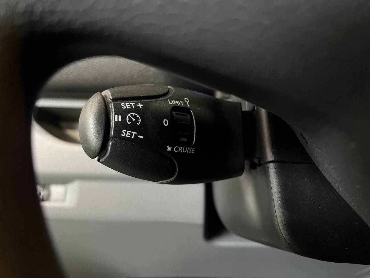 Peugeot e-Expert Peugeot e-Expert Long Premium 75 kWh 3-zits Automaat Airco Navigatie