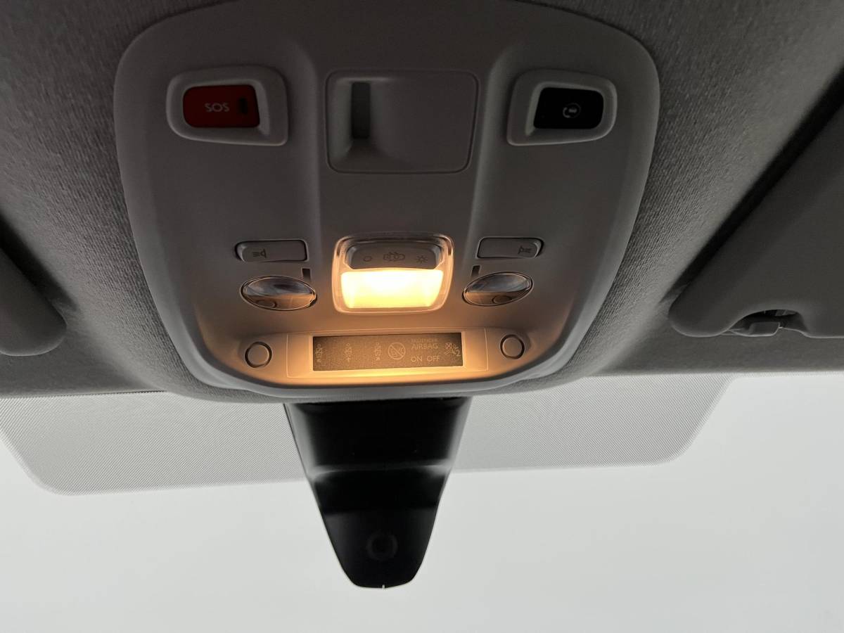 Peugeot e-Expert Peugeot e-Expert Long Premium 75 kWh 3-zits Automaat Airco Navigatie