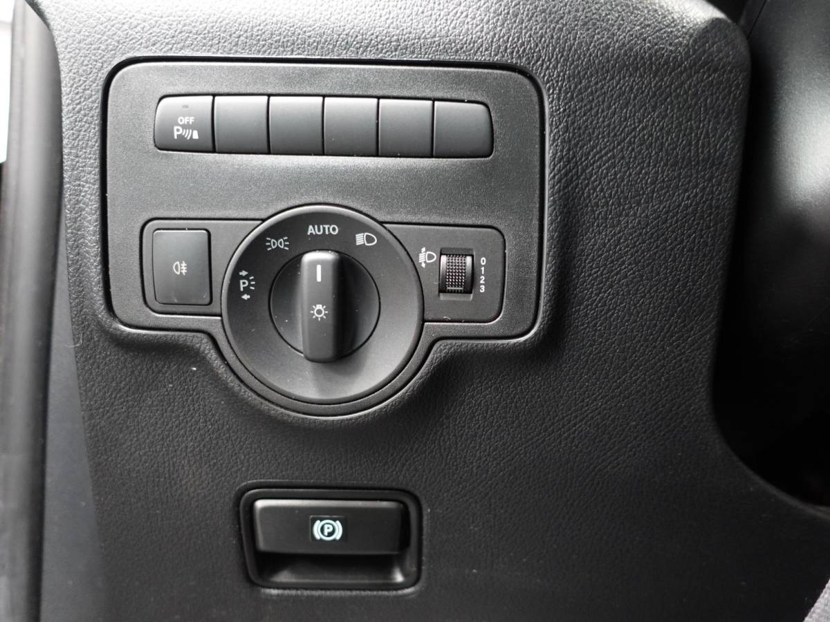 Mercedes-Benz Vito Mercedes-Benz Vito 114 CDI Lang Automaat Airco Bluetooth Camera Trekhaak Navigatie Cruise Control Carplay