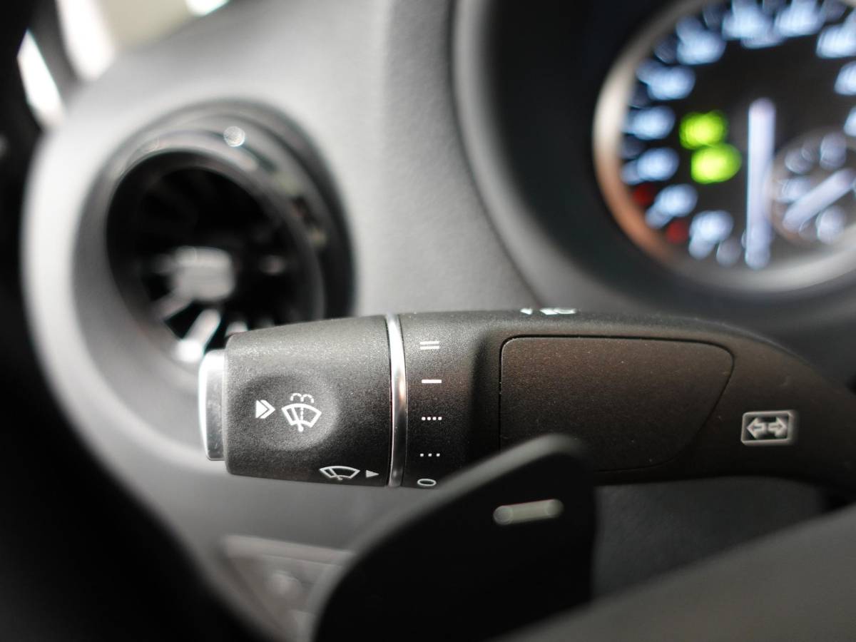Mercedes-Benz Vito Mercedes-Benz Vito 114 CDI Lang Automaat Airco Bluetooth Camera Trekhaak Navigatie Cruise Control Carplay