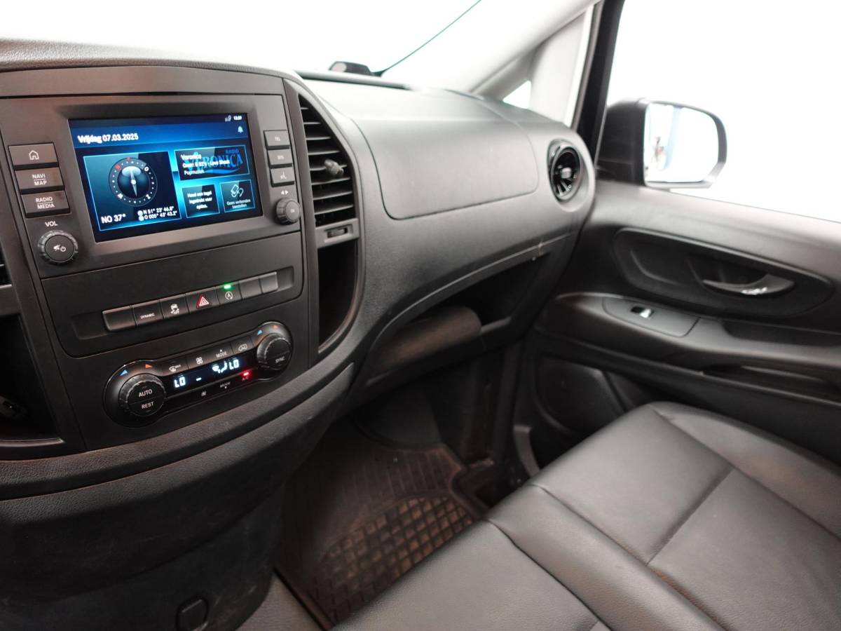Mercedes-Benz Vito Mercedes-Benz Vito 114 CDI Lang Automaat Airco Bluetooth Camera Trekhaak Navigatie Cruise Control Carplay
