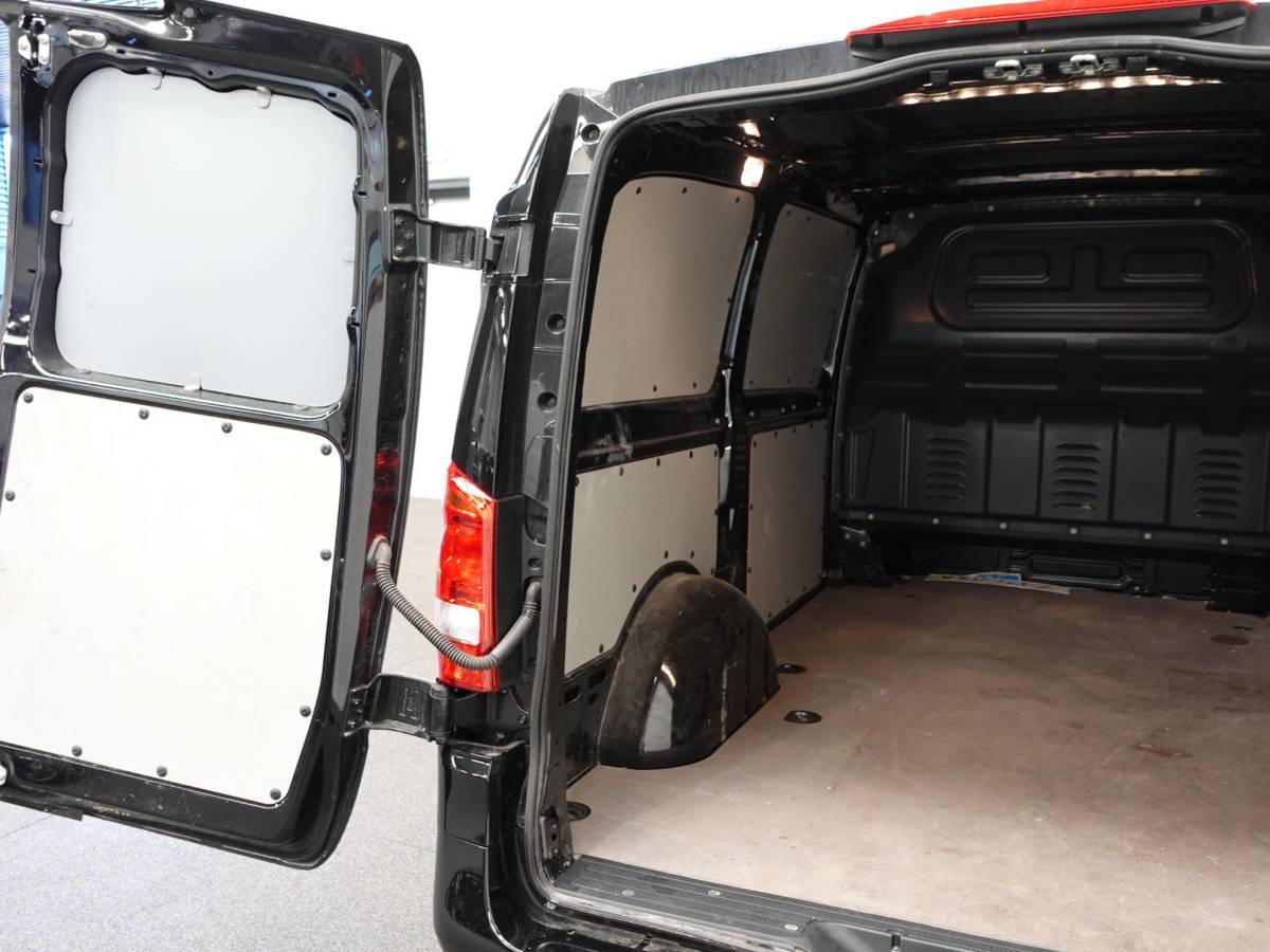 Mercedes-Benz Vito Mercedes-Benz Vito 114 CDI Lang Automaat Airco Bluetooth Camera Trekhaak Navigatie Cruise Control Carplay