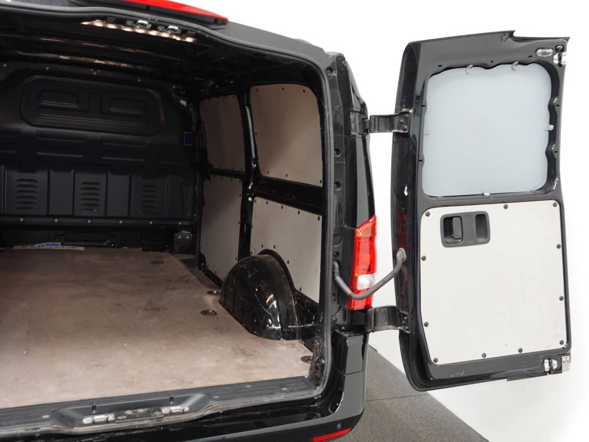 Mercedes-Benz Vito Mercedes-Benz Vito 114 CDI Lang Automaat Airco Bluetooth Camera Trekhaak Navigatie Cruise Control Carplay