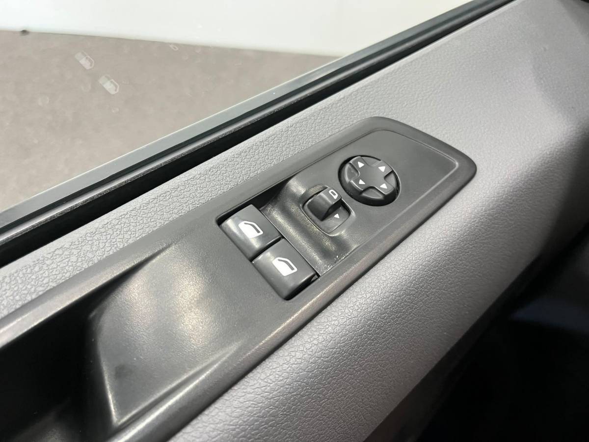 Peugeot Expert Peugeot Expert 2.0 BlueHDI 145 Standard Premium Airco Navi Cruise Control Sidebars PDC VA + Camera DAB+