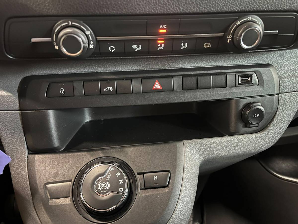 Peugeot Expert Peugeot Expert 2.0 BlueHDI 145 Standard Premium Airco Navi Cruise Control Sidebars PDC VA + Camera DAB+