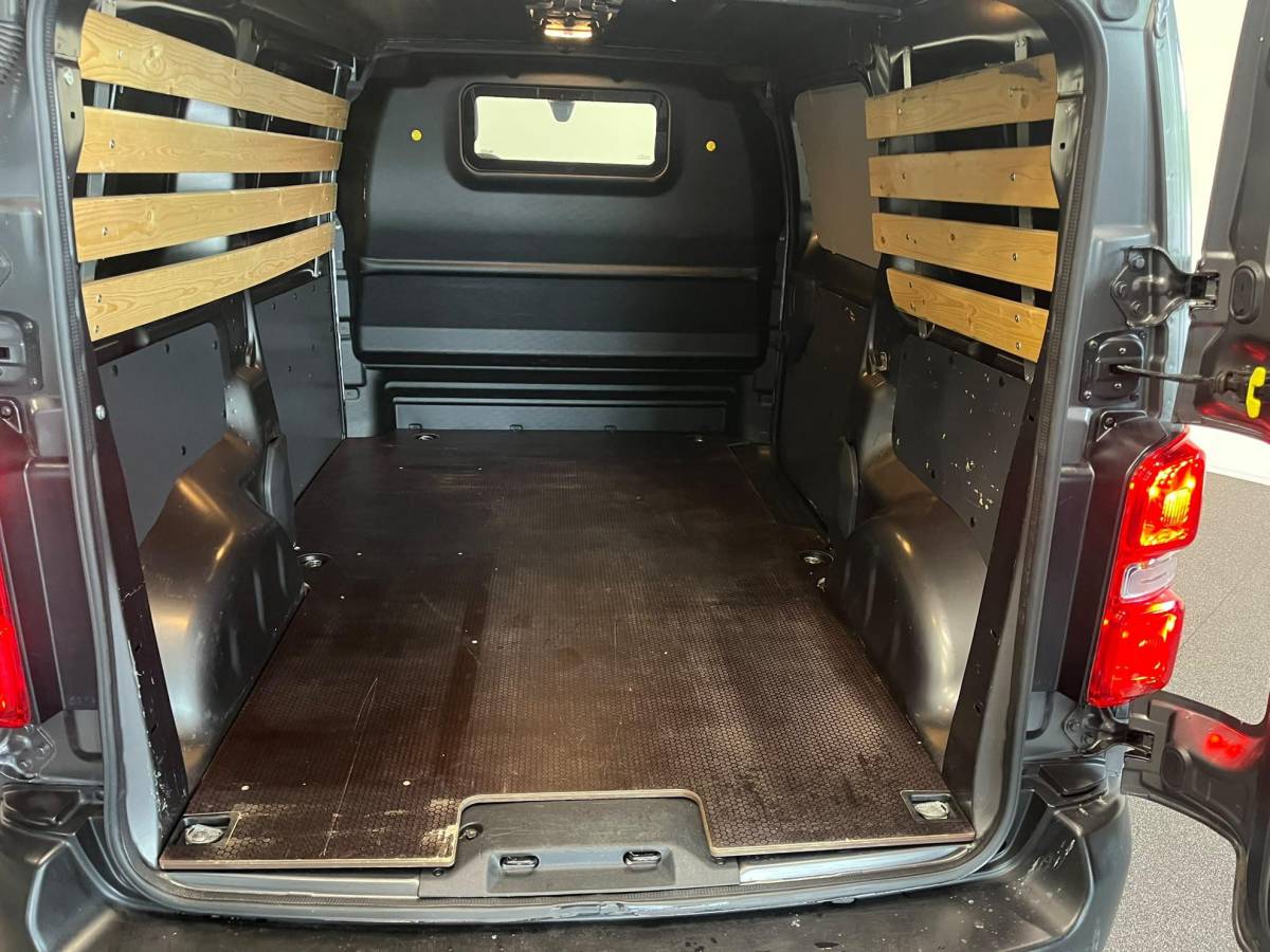 Peugeot Expert Peugeot Expert 2.0 BlueHDI 145 Standard Premium Airco Navi Cruise Control Sidebars PDC VA + Camera DAB+