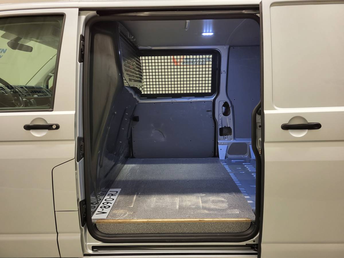 Volkswagen Transporter Volkswagen Transporter 2.0TSI 150pk MARGE! L2/H1 Trekhaak Benzine!