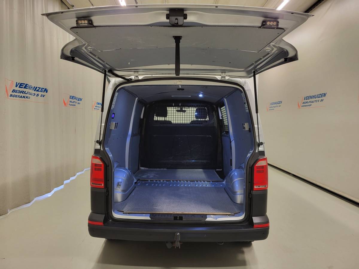 Volkswagen Transporter Volkswagen Transporter 2.0TSI 150pk MARGE! L2/H1 Trekhaak Benzine!