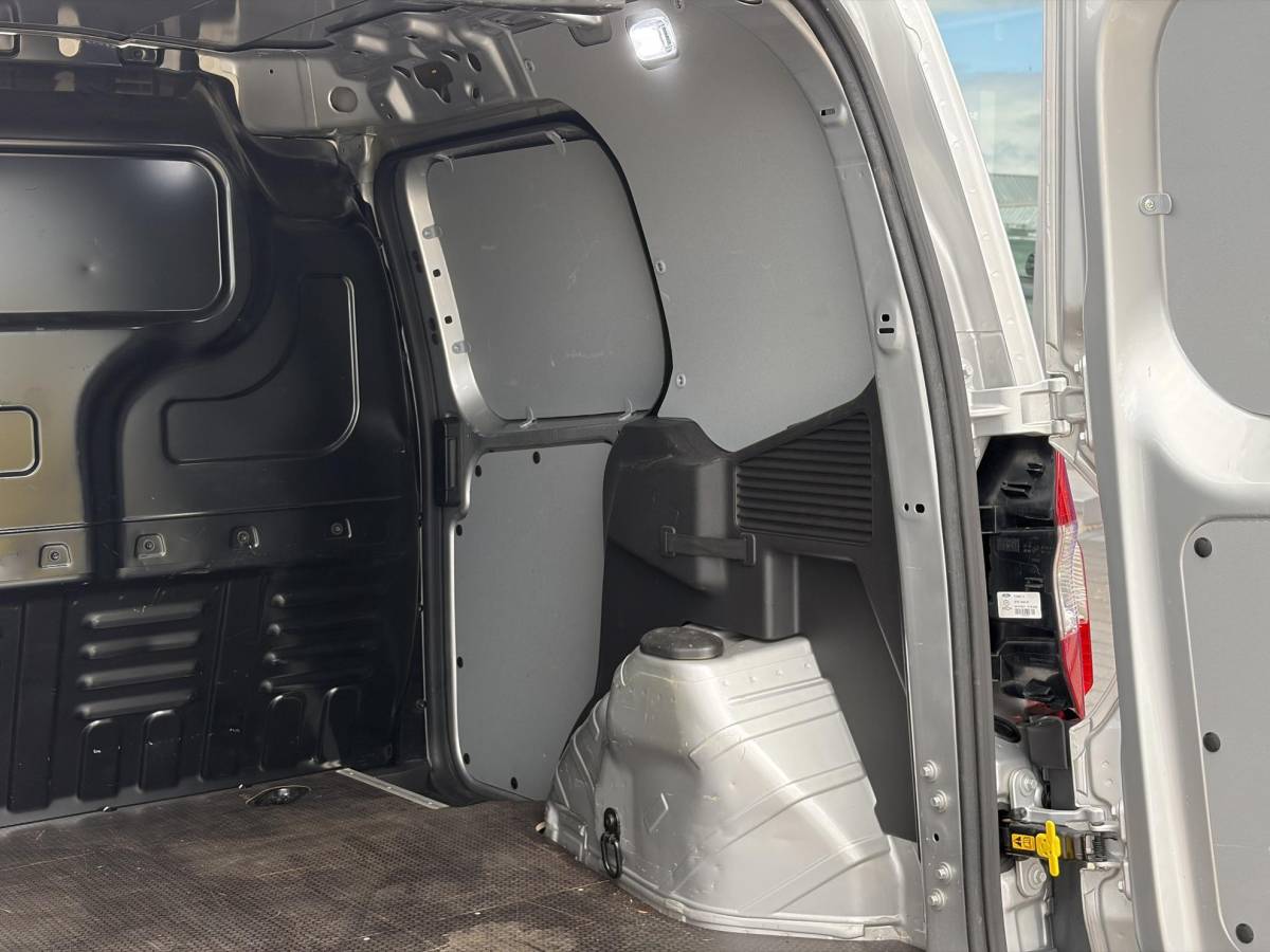 Ford Transit Courier Ford Transit Courier 1.0 Trend EcoBoost S&S | 30.600 KM | Airco | Navigatie | Cruise Control