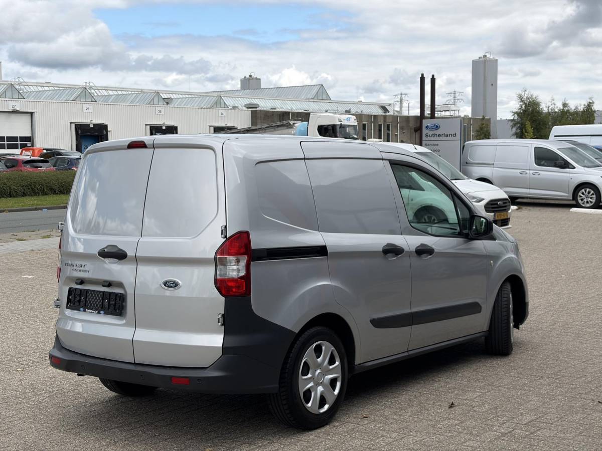 Ford Transit Courier Ford Transit Courier 1.0 Trend EcoBoost S&S | 30.600 KM | Airco | Navigatie | Cruise Control