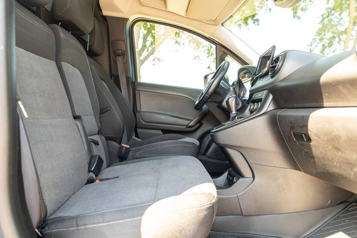 Mercedes-Benz Citan Mercedes-Benz CITAN 110 CDI L1 Pro Automaat I Trekhaak I Airco I Cruise I CarPlay I Android I Camera I Stoelverwarming I 3 Zits