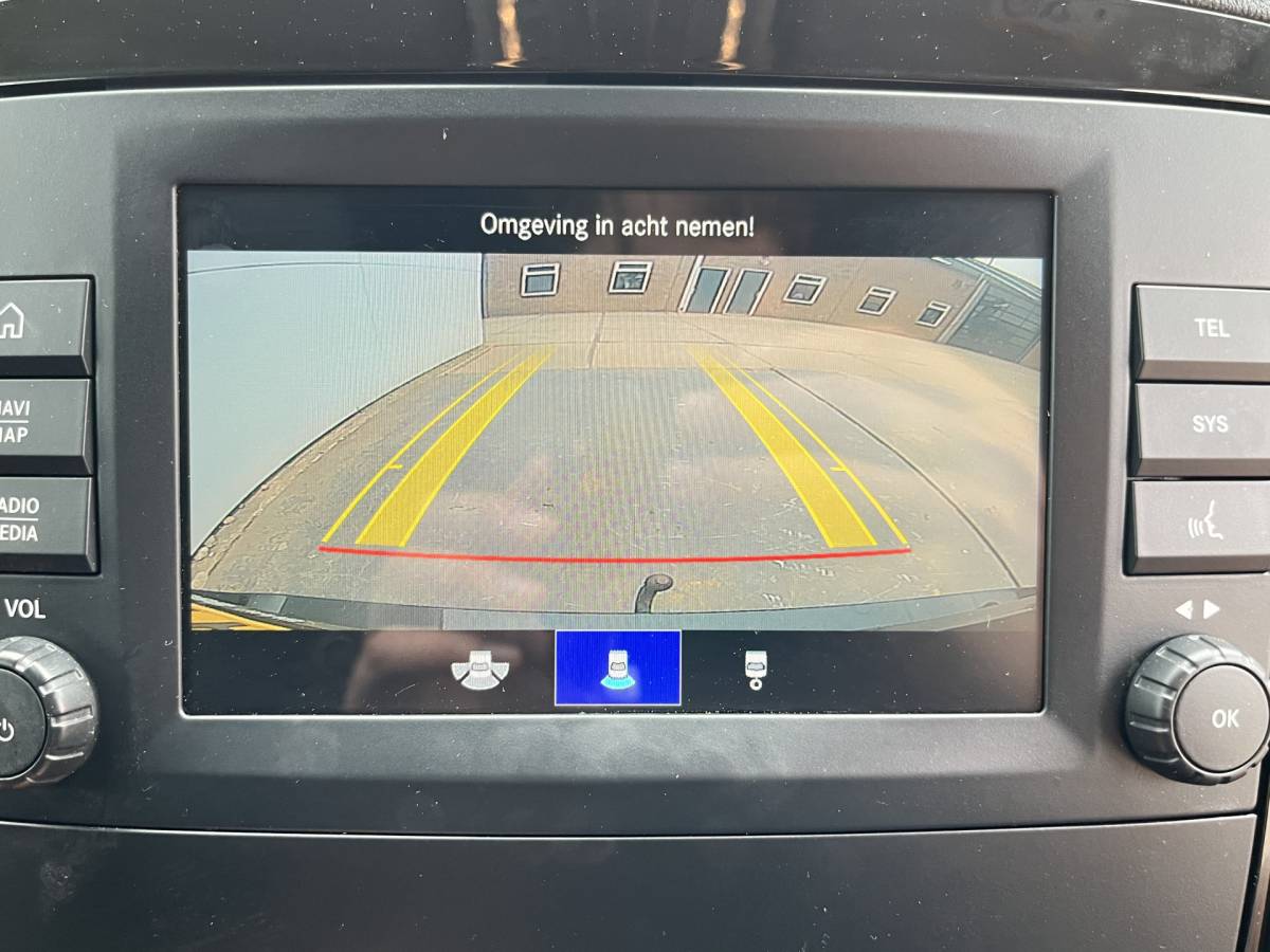 Mercedes-Benz Vito Mercedes-Benz Vito 119 1.9 CDI 190pk Automaat L2H1 9G-Tronic Climate Control Adaptieve Cruise Control Trekhaak Navigatie Camera Stoelverwarming