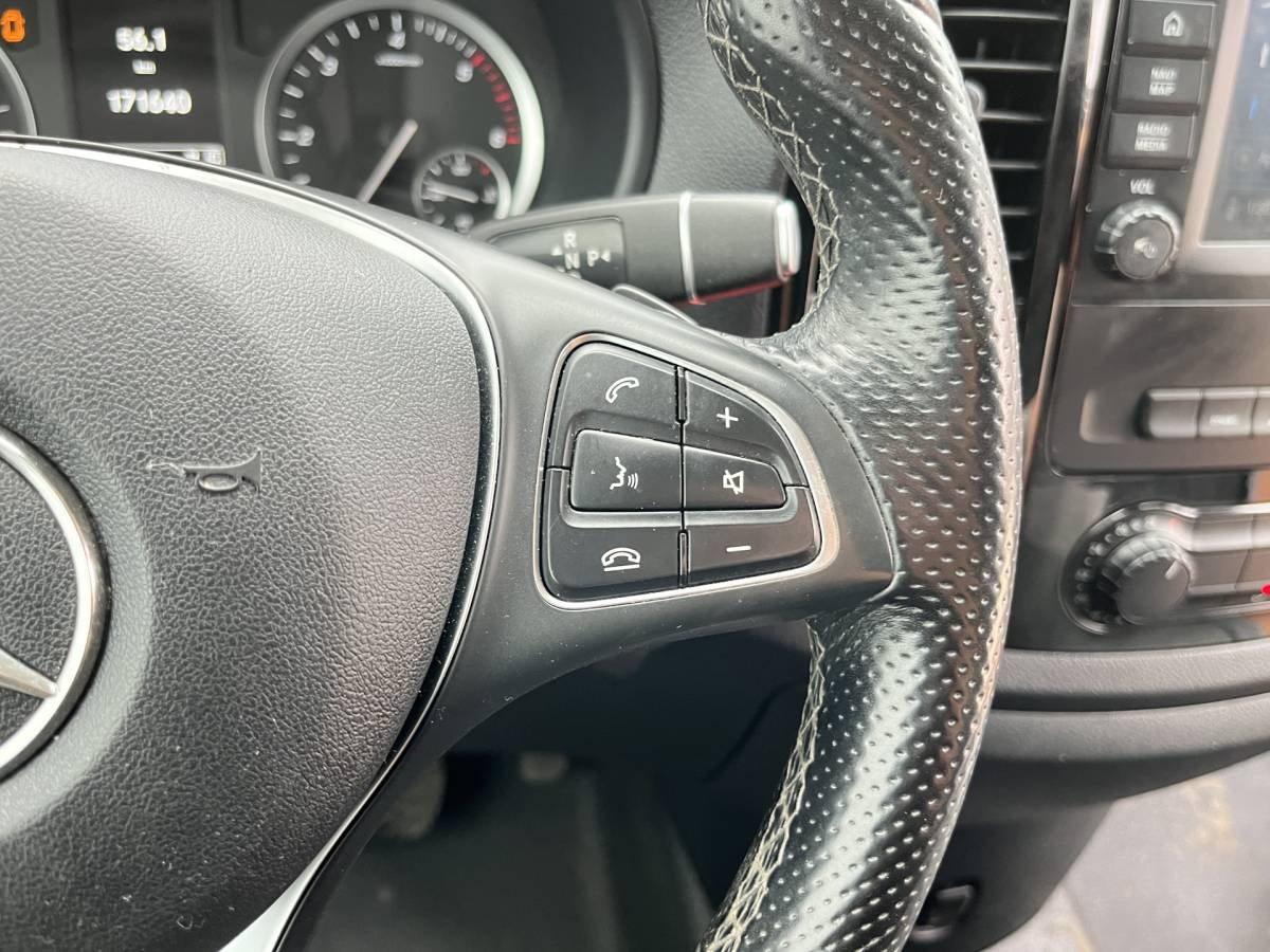 Mercedes-Benz Vito Mercedes-Benz Vito 119 1.9 CDI 190pk Automaat L2H1 9G-Tronic Climate Control Adaptieve Cruise Control Trekhaak Navigatie Camera Stoelverwarming