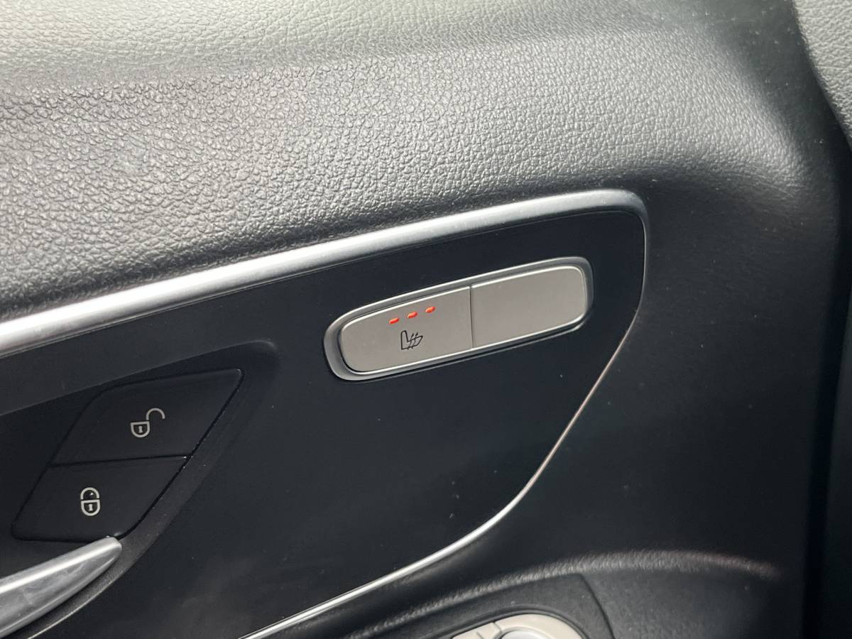 Mercedes-Benz Vito Mercedes-Benz Vito 119 1.9 CDI 190pk Automaat L2H1 9G-Tronic Climate Control Adaptieve Cruise Control Trekhaak Navigatie Camera Stoelverwarming