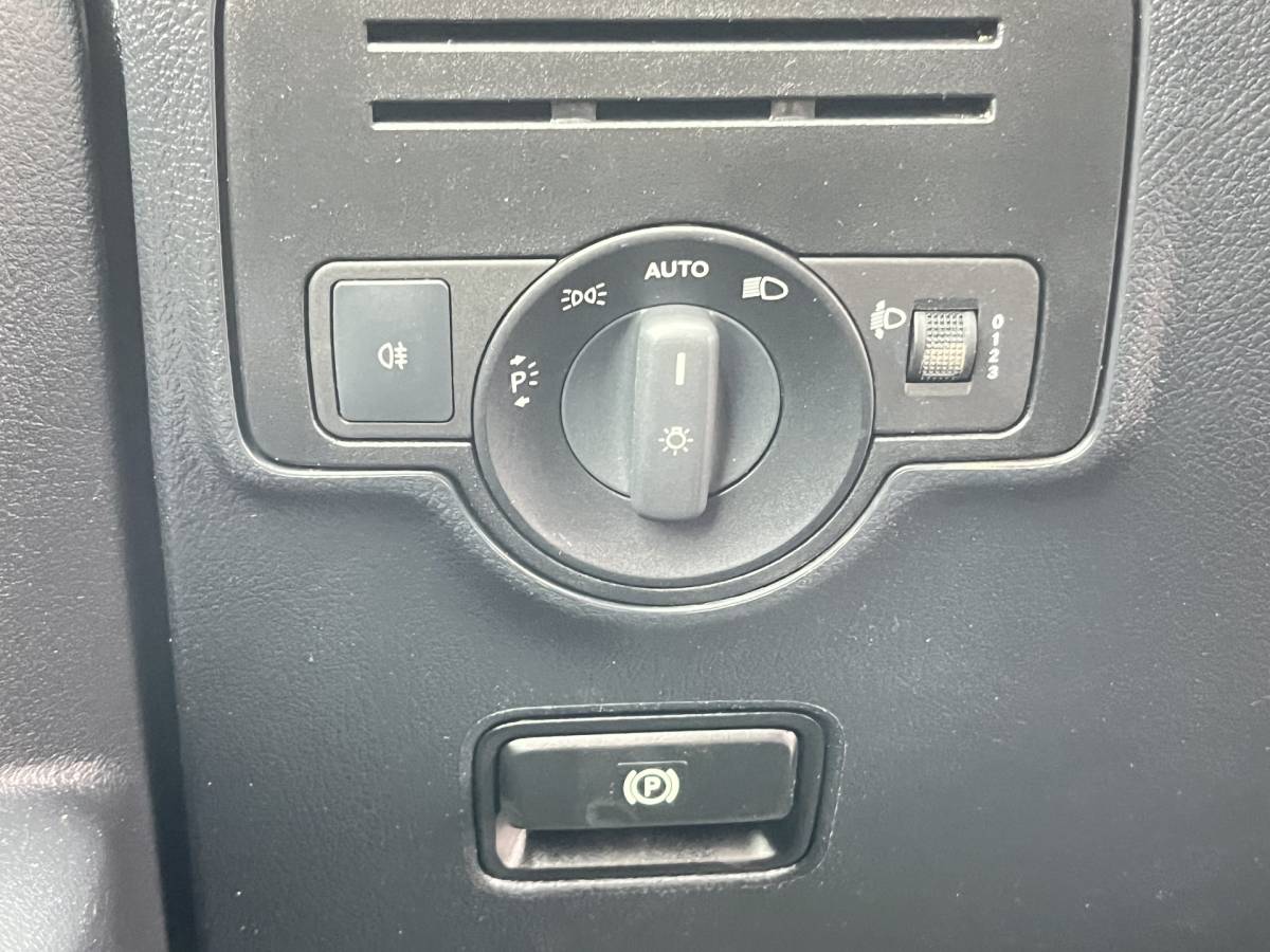 Mercedes-Benz Vito Mercedes-Benz Vito 119 1.9 CDI 190pk Automaat L2H1 9G-Tronic Climate Control Adaptieve Cruise Control Trekhaak Navigatie Camera Stoelverwarming