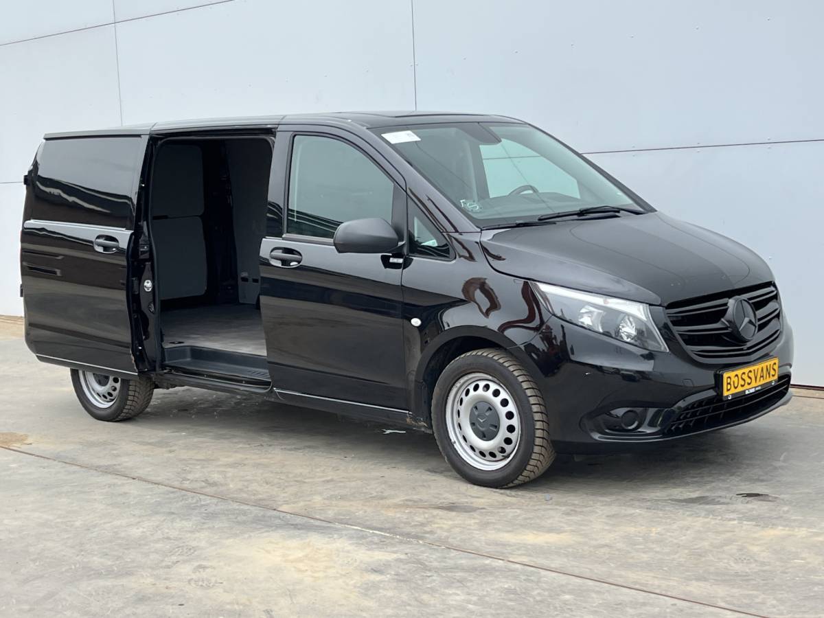 Mercedes-Benz Vito Mercedes-Benz Vito 119 1.9 CDI 190pk Automaat L2H1 9G-Tronic Climate Control Adaptieve Cruise Control Trekhaak Navigatie Camera Stoelverwarming