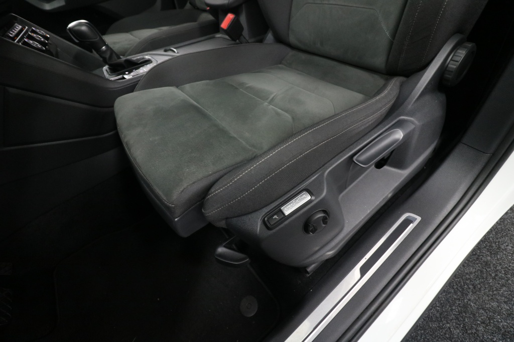 Volkswagen Tiguan Volkswagen TIGUAN 2.0 TDI Highline (Automaat) (Grijs kenteken)