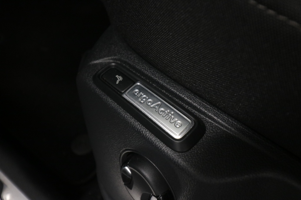 Volkswagen Tiguan Volkswagen TIGUAN 2.0 TDI Highline (Automaat) (Grijs kenteken)