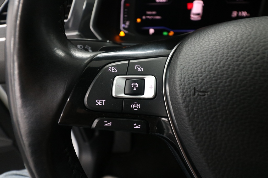 Volkswagen Tiguan Volkswagen TIGUAN 2.0 TDI Highline (Automaat) (Grijs kenteken)