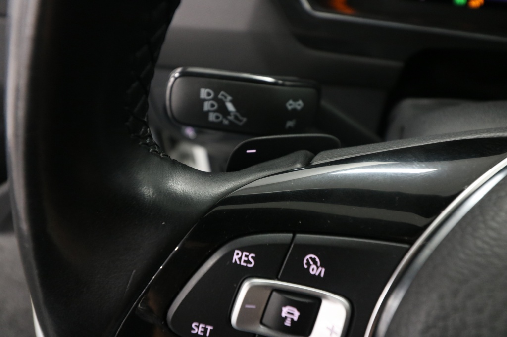 Volkswagen Tiguan Volkswagen TIGUAN 2.0 TDI Highline (Automaat) (Grijs kenteken)