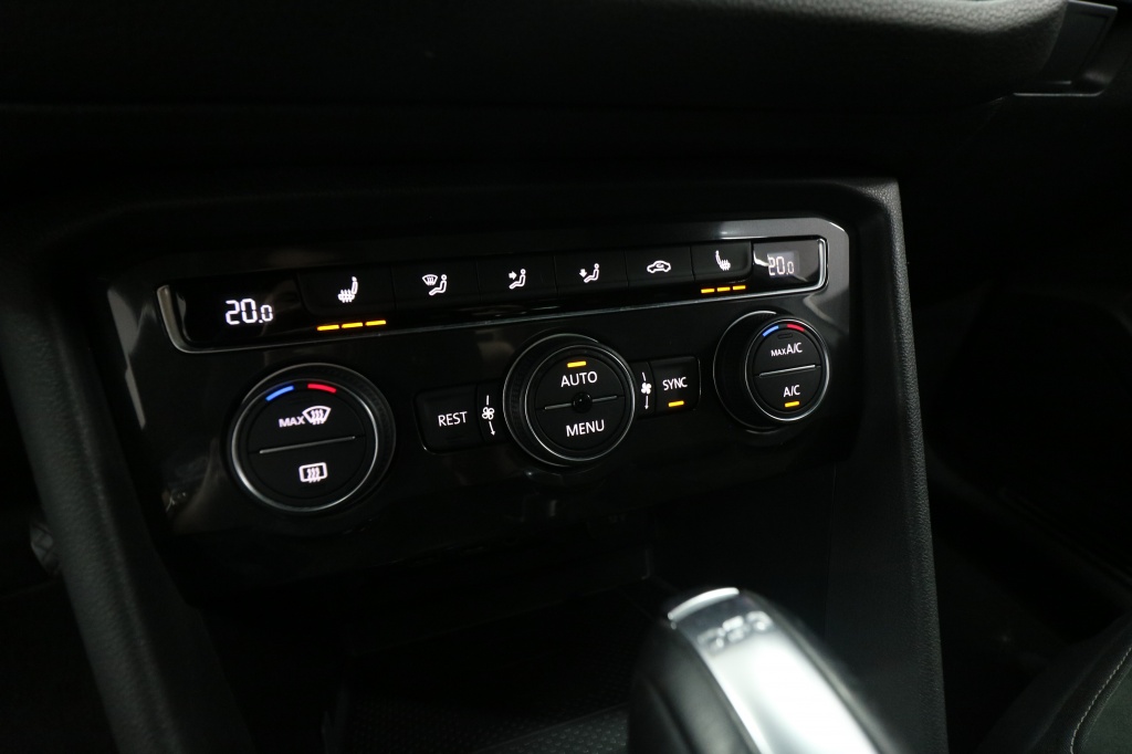 Volkswagen Tiguan Volkswagen TIGUAN 2.0 TDI Highline (Automaat) (Grijs kenteken)