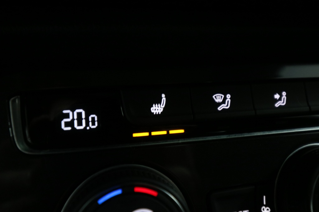 Volkswagen Tiguan Volkswagen TIGUAN 2.0 TDI Highline (Automaat) (Grijs kenteken)