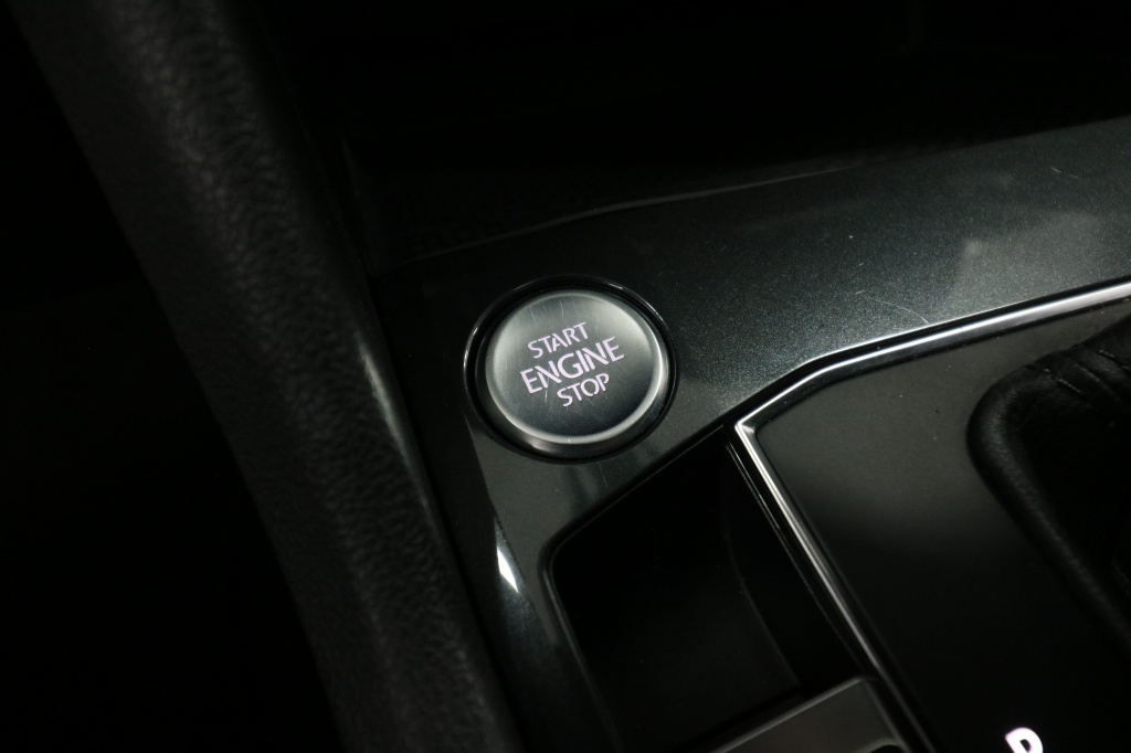 Volkswagen Tiguan Volkswagen TIGUAN 2.0 TDI Highline (Automaat) (Grijs kenteken)