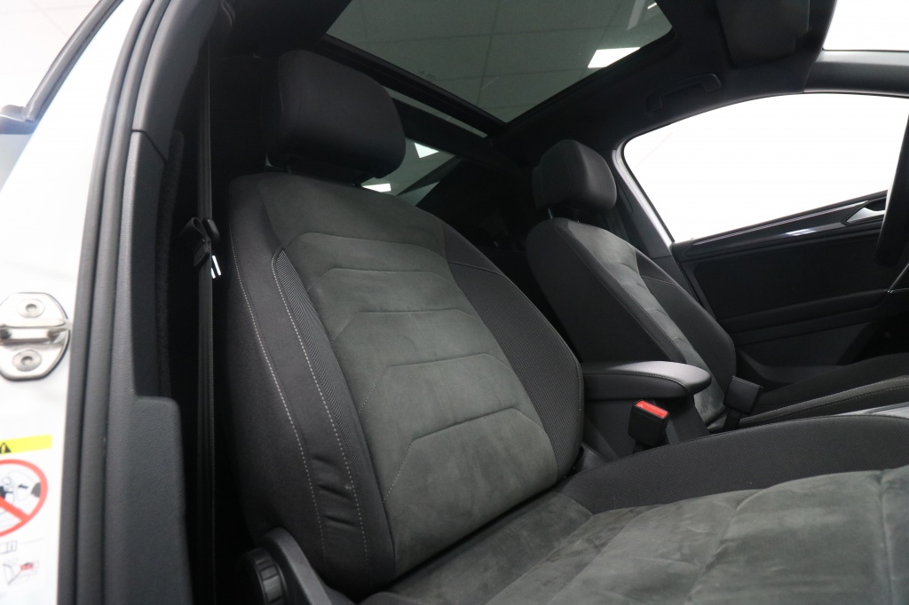 Volkswagen Tiguan Volkswagen TIGUAN 2.0 TDI Highline (Automaat) (Grijs kenteken)