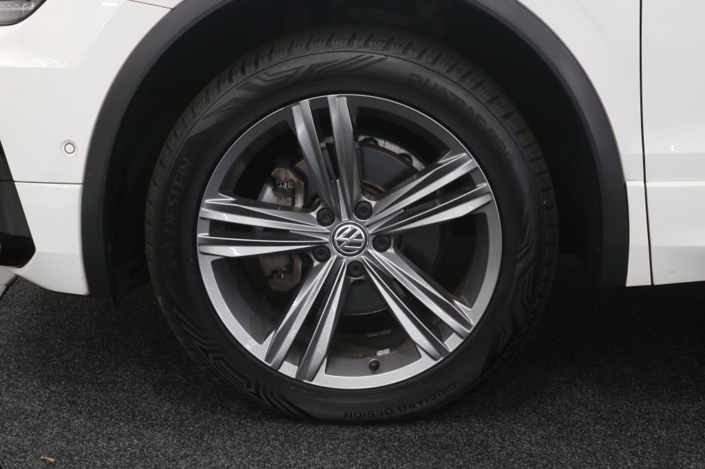 Volkswagen Tiguan Volkswagen TIGUAN 2.0 TDI Highline (Automaat) (Grijs kenteken)