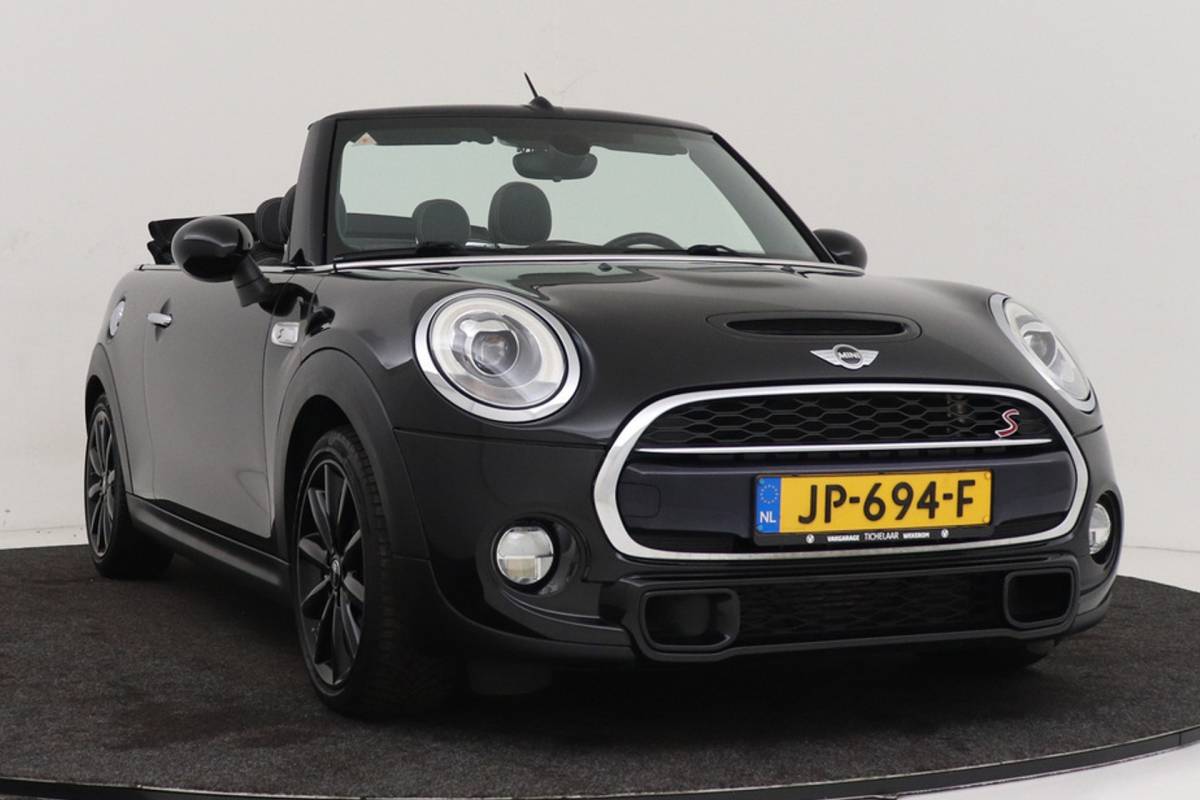 MINI Cooper S Cabrio Mini Cabrio 2.0 Cooper S Serious Business | Keyless Entry/Start | Leer | Sportstoelen | Org NL | Breed Navi |