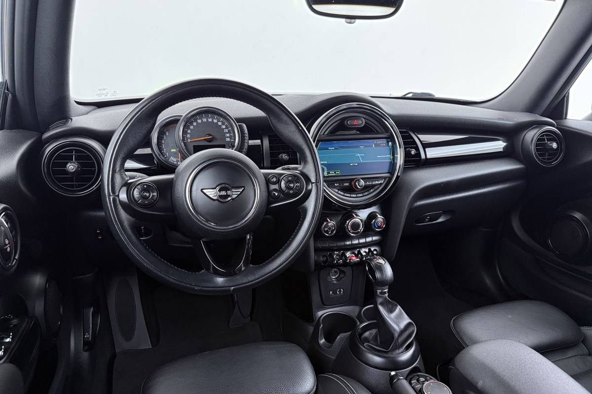 MINI Cooper S Cabrio Mini Cabrio 2.0 Cooper S Serious Business | Keyless Entry/Start | Leer | Sportstoelen | Org NL | Breed Navi |