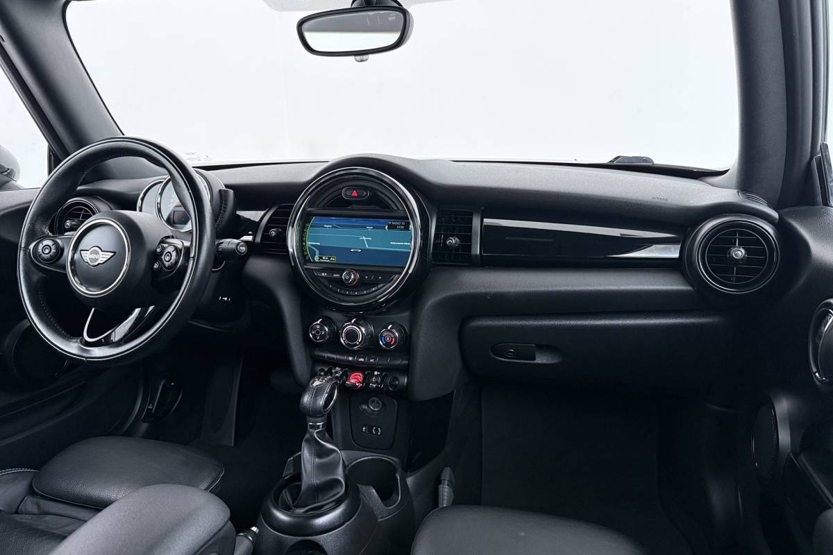 MINI Cooper S Cabrio Mini Cabrio 2.0 Cooper S Serious Business | Keyless Entry/Start | Leer | Sportstoelen | Org NL | Breed Navi |