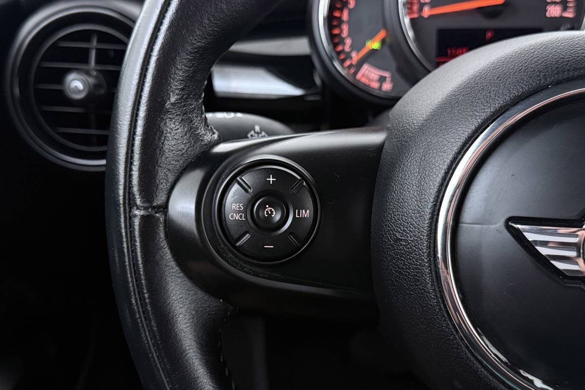 MINI Cooper S Cabrio Mini Cabrio 2.0 Cooper S Serious Business | Keyless Entry/Start | Leer | Sportstoelen | Org NL | Breed Navi |