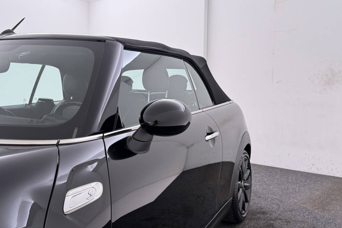 MINI Cooper S Cabrio Mini Cabrio 2.0 Cooper S Serious Business | Keyless Entry/Start | Leer | Sportstoelen | Org NL | Breed Navi |
