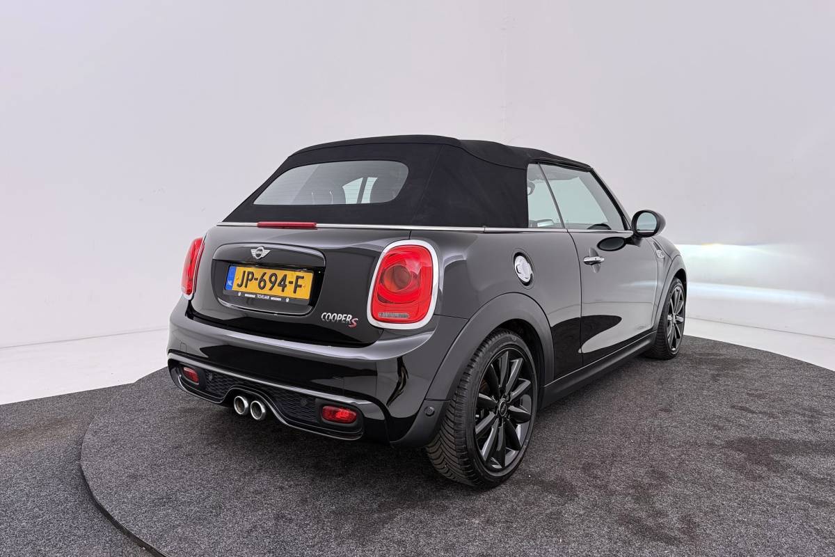 MINI Cooper S Cabrio Mini Cabrio 2.0 Cooper S Serious Business | Keyless Entry/Start | Leer | Sportstoelen | Org NL | Breed Navi |