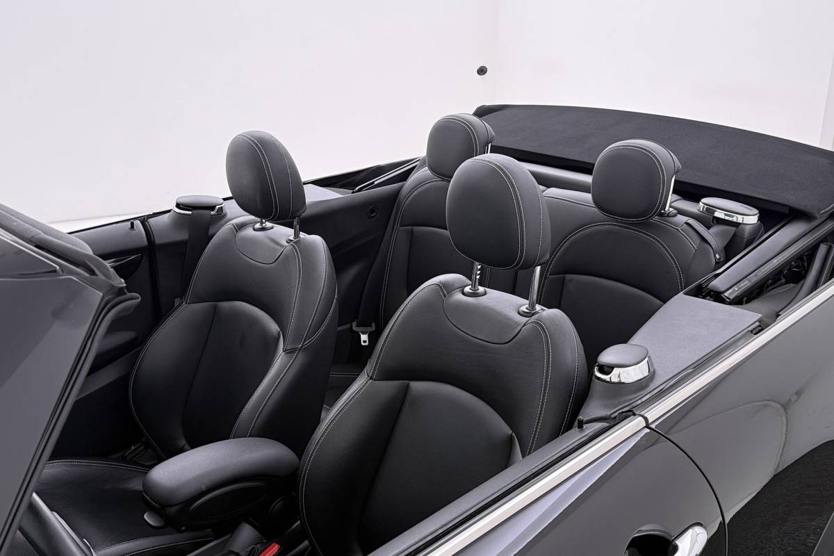 MINI Cooper S Cabrio Mini Cabrio 2.0 Cooper S Serious Business | Keyless Entry/Start | Leer | Sportstoelen | Org NL | Breed Navi |