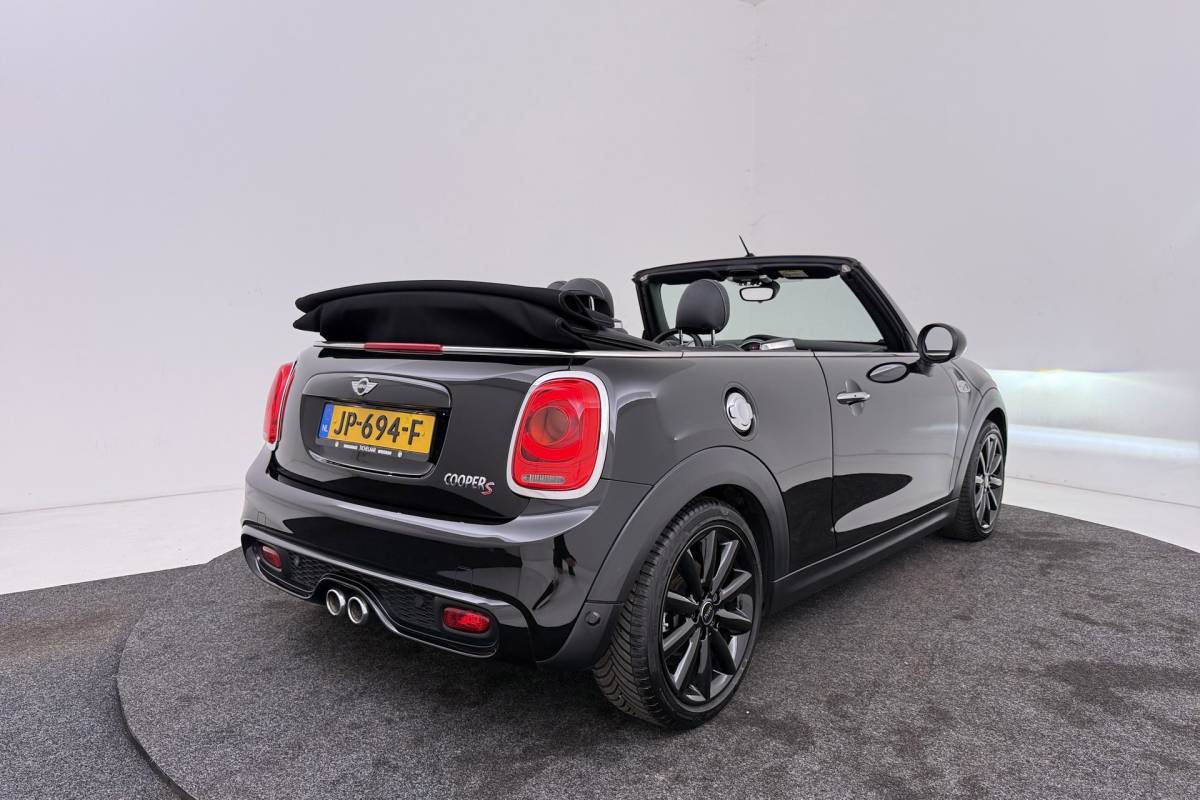 MINI Cooper S Cabrio Mini Cabrio 2.0 Cooper S Serious Business | Keyless Entry/Start | Leer | Sportstoelen | Org NL | Breed Navi |