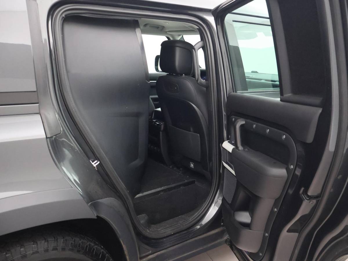 Land Rover Defender Land Rover Defender 3.0 P400 6-CILINDER BENZINE GRIJS KENTEKEN HSE + PANORAMA | HEAD-UP | TREKHAAK | 360 CAMERA