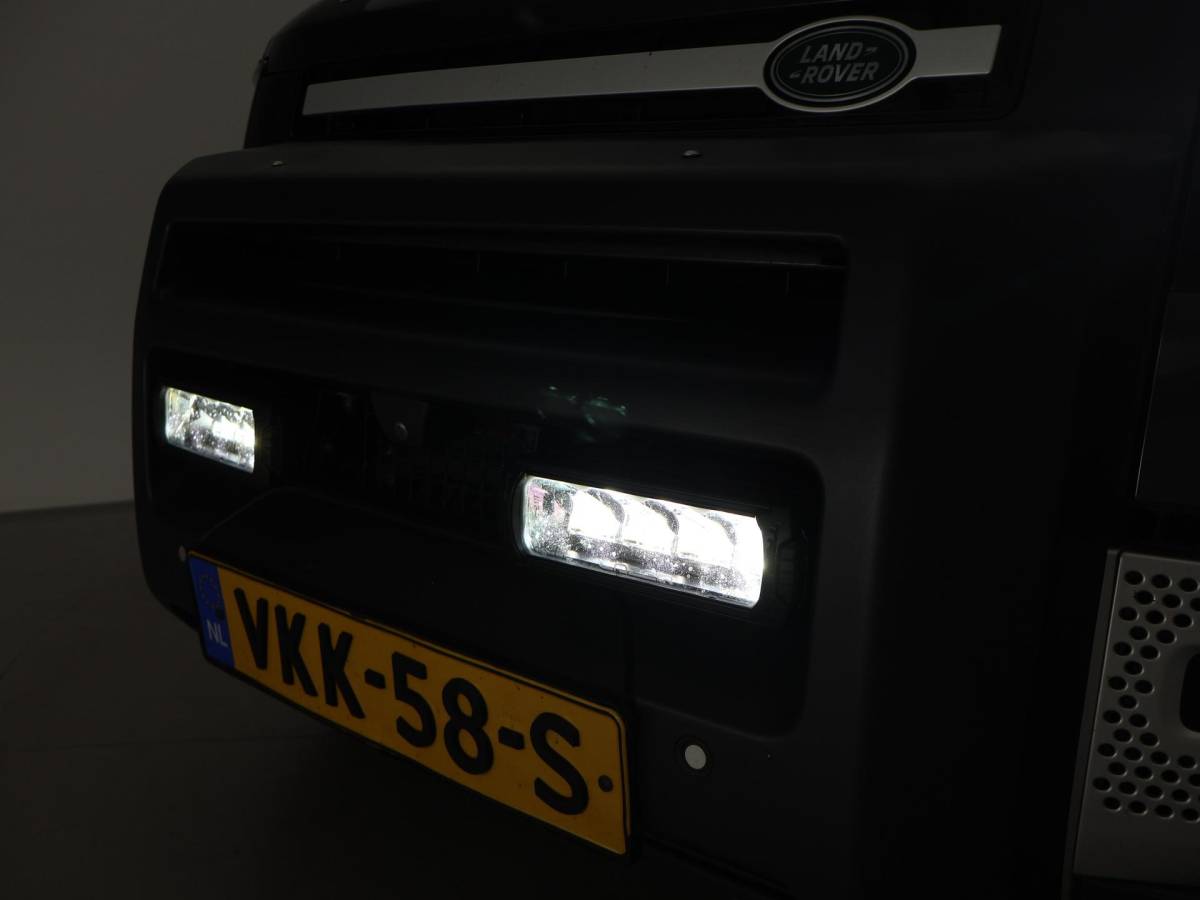 Land Rover Defender Land Rover Defender 3.0 P400 6-CILINDER BENZINE GRIJS KENTEKEN HSE + PANORAMA | HEAD-UP | TREKHAAK | 360 CAMERA